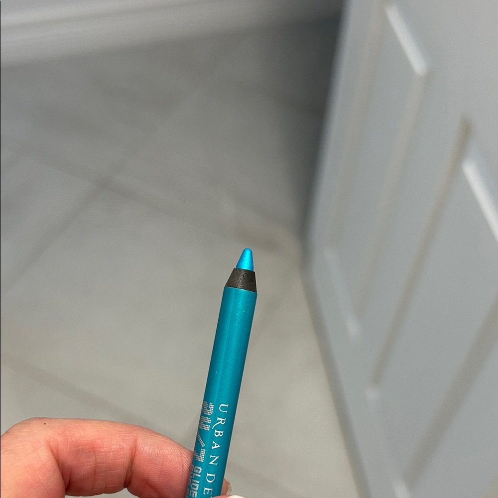 Electric 24/7 Glide On Eyeliner Pencil NEW Rare HTF - Picture 3 of 3